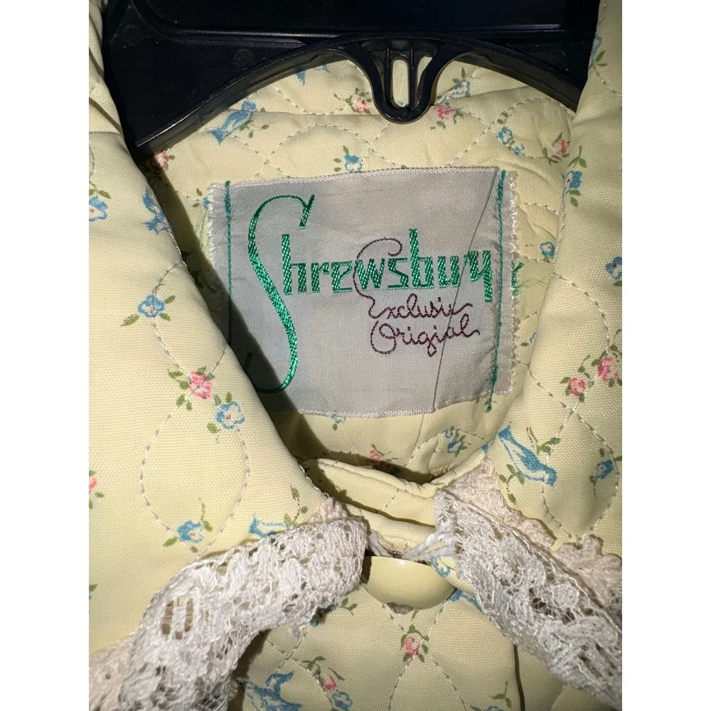 Vintage Shrewsbury Quilted Robe Yellow Floral Bird Lace Trim Housecoat NWT